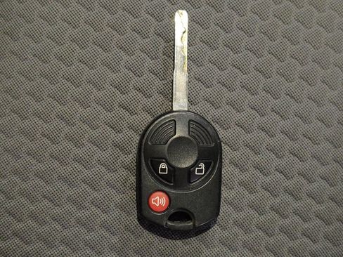 Used 2017 Ford Escape SE image 32