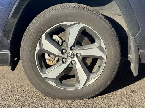 Used 2023 Toyota RAV4 SE w/ Weather & Moonroof Package image 9