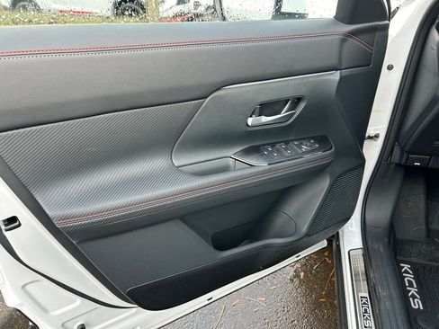New 2025 Nissan Kicks SR w/ Illumination Package image 9