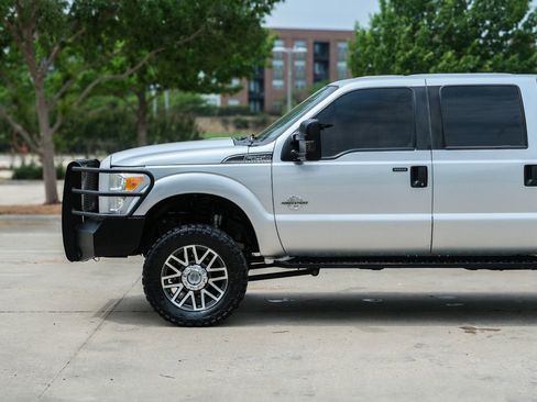 Used 2014 Ford F250 XLT w/ XLT Value Package AWD/4WD image 11