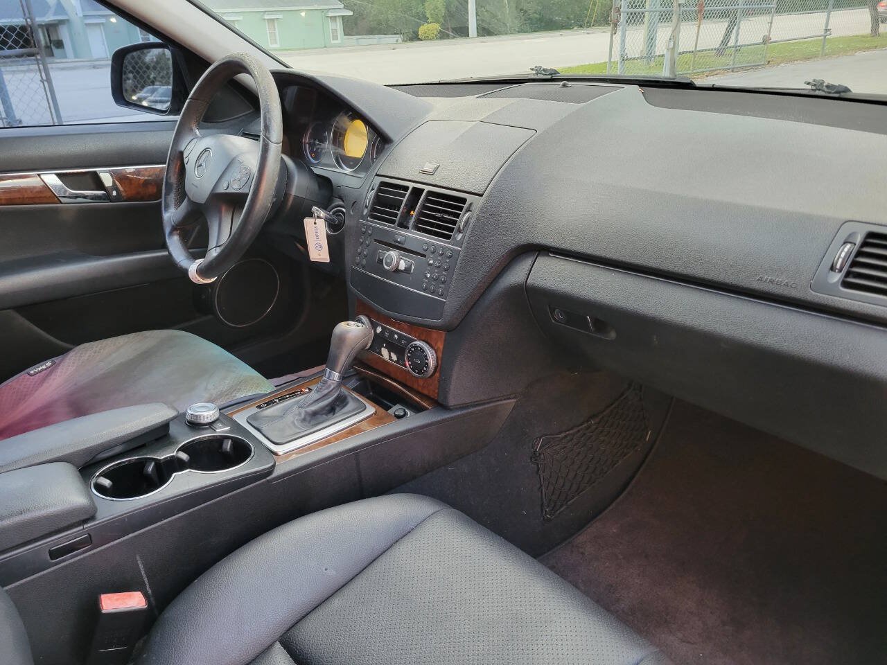 Used 2009 Mercedes-Benz C 300 Sedan image 7