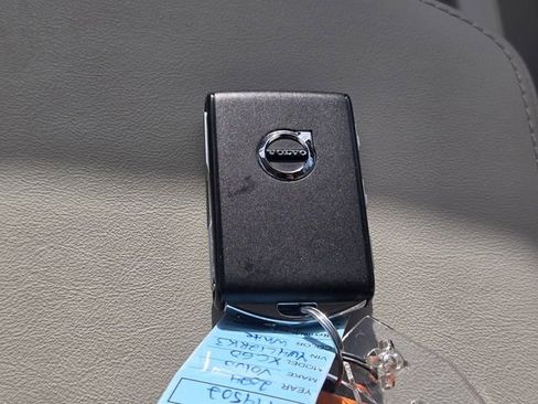 Certified 2024 Volvo XC60 B5 Core AWD/4WD image 23