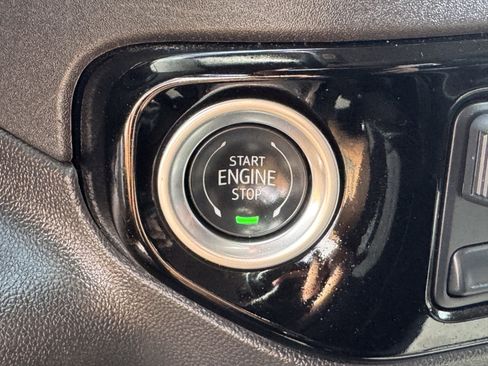 Used 2025 Chevrolet Silverado 1500 LT AWD/4WD image 22