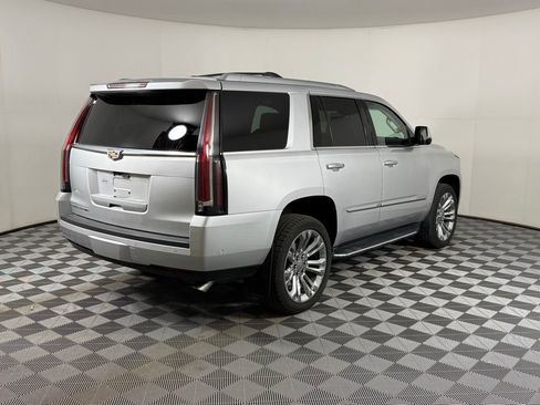 Used 2020 Cadillac Escalade Premium Luxury image 11