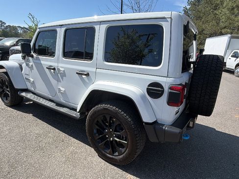 Used 2023 Jeep Wrangler Sahara w/ Cold Weather Group image 10