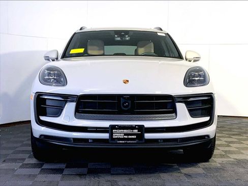 Certified 2026 Porsche Macan AWD/4WD image 10