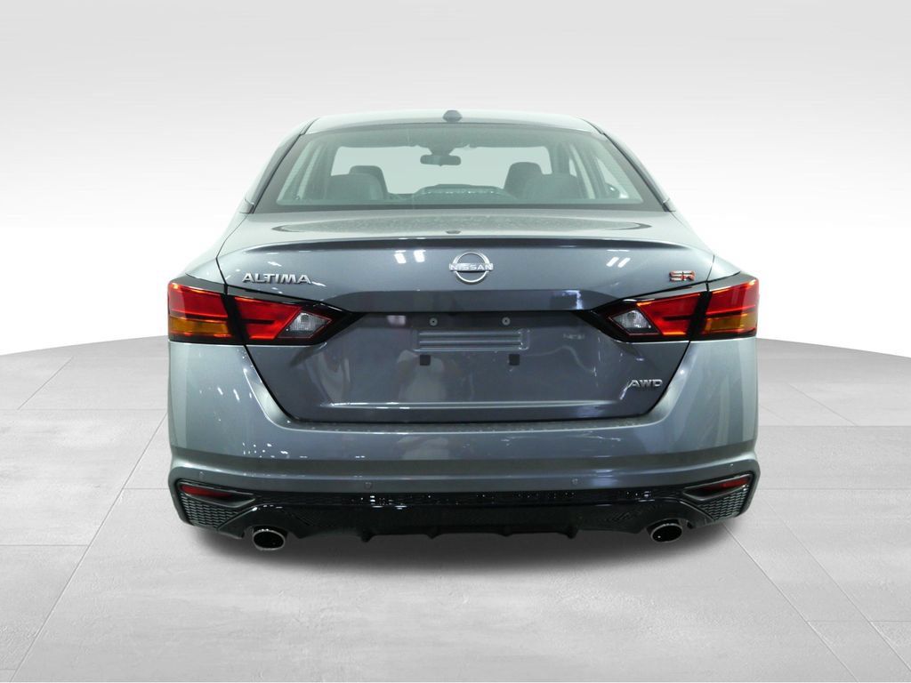 Used 2025 Nissan Altima 2.5 SR AWD/4WD image 9