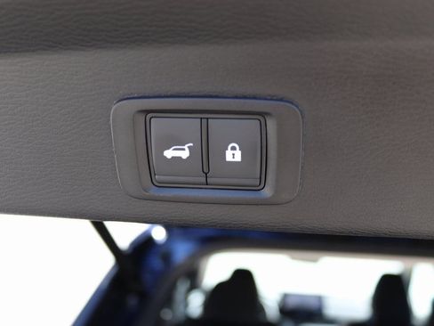 Used 2025 Mitsubishi Outlander SE image 31