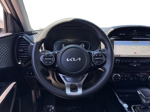 Used 2023 Kia Soul S FWD image 12