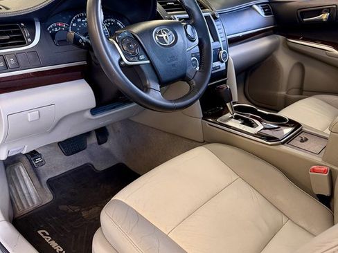 Used 2013 Toyota Camry XLE image 13