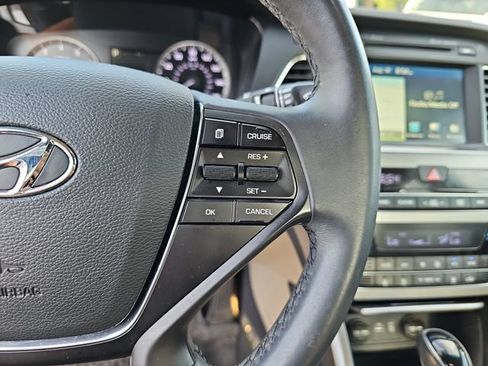 Used 2016 Hyundai Sonata Limited w/ Option Group 04 FWD image 18