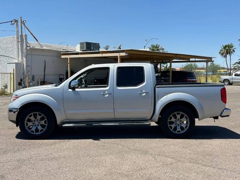 Used 2019 Nissan Frontier SL RWD image 6