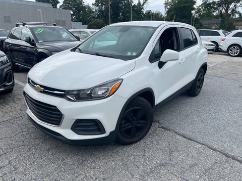 Used 2020 Chevrolet Trax LS w/ Tint and Cruise Package FWD image 6