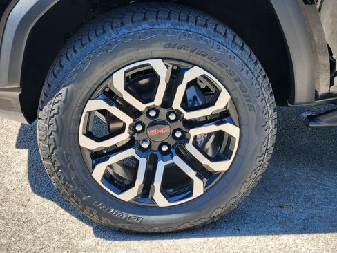 New 2025 GMC Canyon AT4 w/ Nightfall Edition image 8