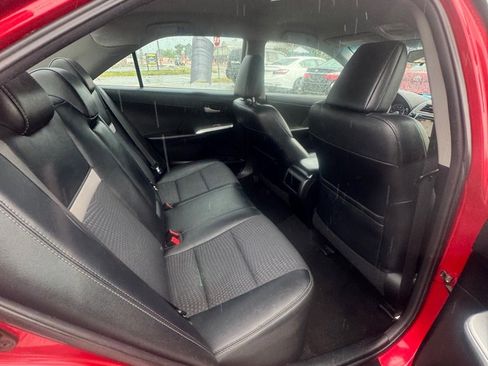 Used 2014 Toyota Camry SE FWD image 12