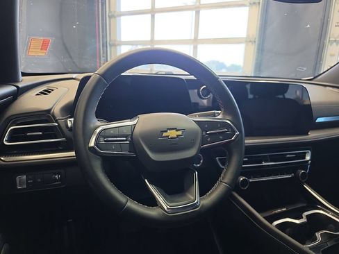 Used 2024 Chevrolet Traverse LT FWD image 17