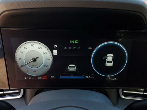 Used 2025 Hyundai Elantra SEL FWD image 30