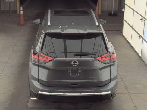 Used 2025 Nissan Rogue Platinum FWD image 3