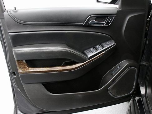 Used 2016 Chevrolet Suburban LT image 25