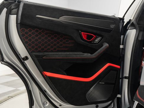 Used 2024 Lamborghini Urus Performante image 42