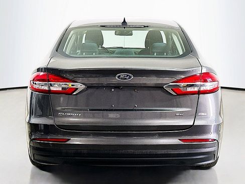 Used 2019 Ford Fusion SE image 6