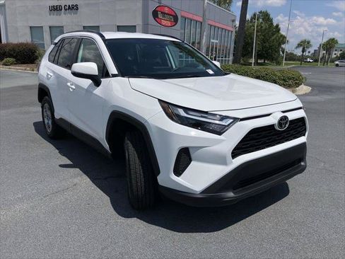Certified 2025 Toyota RAV4 XLE AWD/4WD image 7