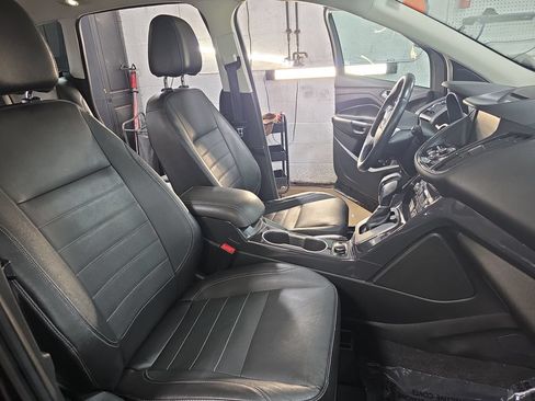 Used 2014 Ford Escape Titanium w/ Equipment Group 401A FWD image 10