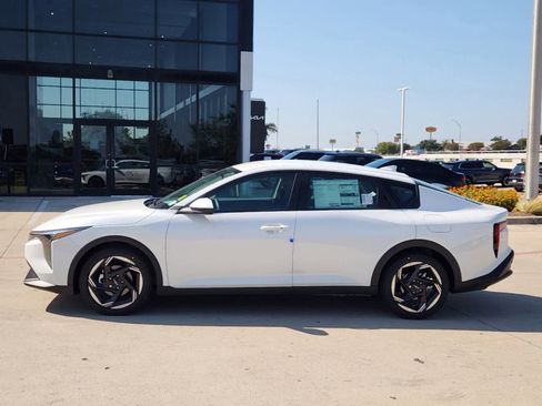 New 2025 Kia K4 EX image 3