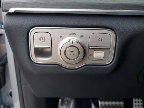 New 2026 Mercedes-Benz GLS 450 4MATIC image 38