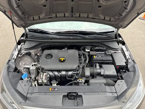 Used 2020 Hyundai Elantra SE w/ Cargo Package (C1) FWD image 25