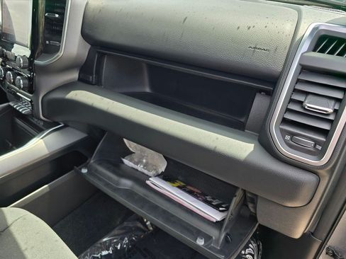 Used 2025 RAM 1500 Big Horn AWD/4WD image 37