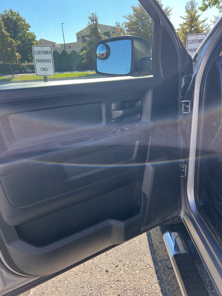 Used 2019 RAM 1500 Express w/ Express Value Package AWD/4WD image 5