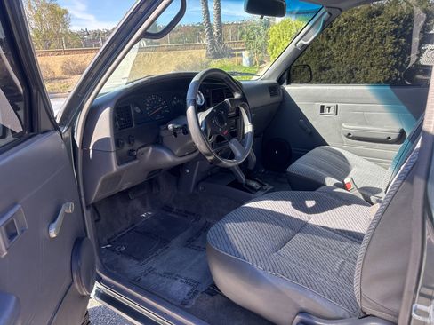 Used 1993 Toyota Pickup Deluxe image 13