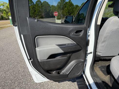 Used 2015 Chevrolet Colorado W/T w/ WT Convenience Package image 11