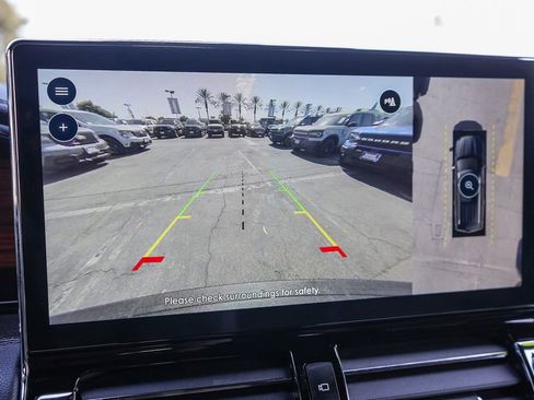 Certified 2024 Lincoln Navigator Premiere AWD/4WD image 31