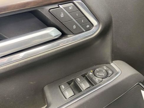 Used 2025 GMC Sierra 1500 SLT image 19
