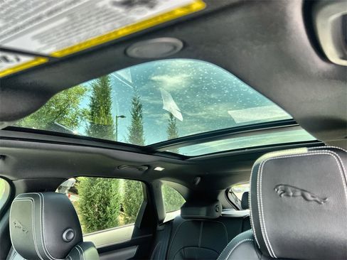 Used 2025 Jaguar F-PACE R-Dynamic S image 19