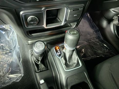 Used 2021 Jeep Wrangler Unlimited Willys image 19