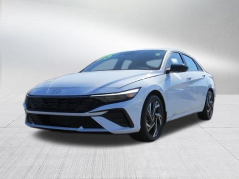 Used 2025 Hyundai Elantra Sport image 7