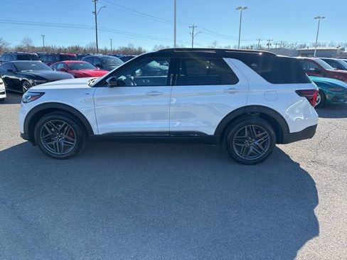 New 2026 Ford Explorer ST-Line w/ ST-Line Street Pack image 2
