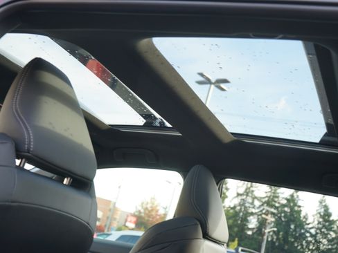 Used 2024 Subaru Solterra Touring image 19