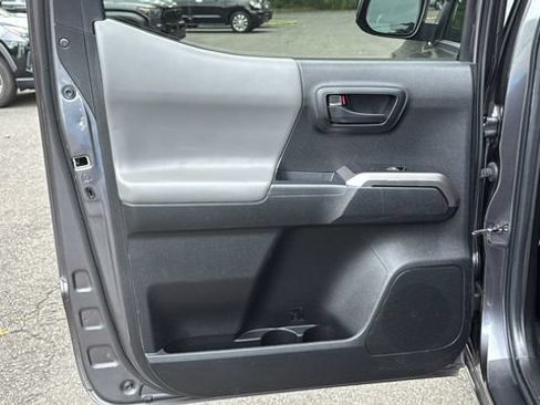 Used 2022 Toyota Tacoma SR5 AWD/4WD image 20