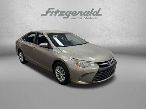 Used 2016 Toyota Camry LE FWD image 7