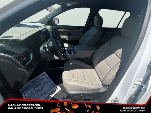 Certified 2026 GMC Acadia Elevation w/ Elevation Premium Package FWD image 14
