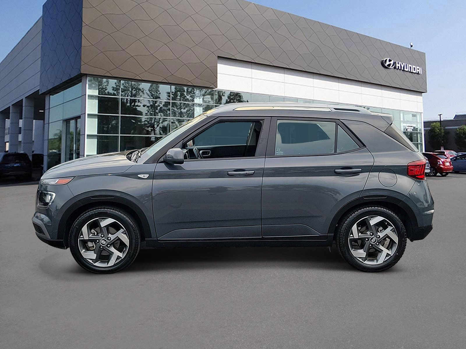 Certified 2024 Hyundai Venue SEL FWD image 3