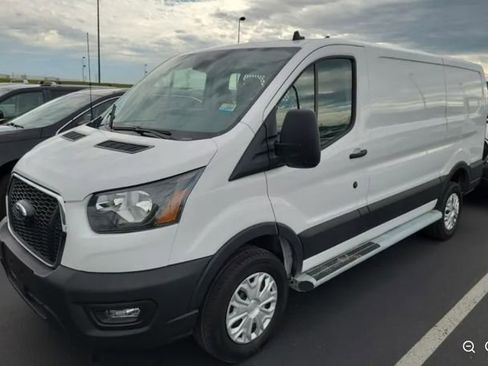 Used 2018 Ford Transit 250 130 Low Roof w/ Exterior Upgrade Package RWD image 2