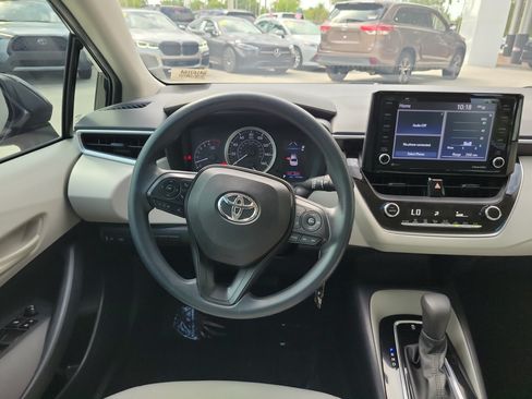 Certified 2022 Toyota Corolla LE FWD image 17