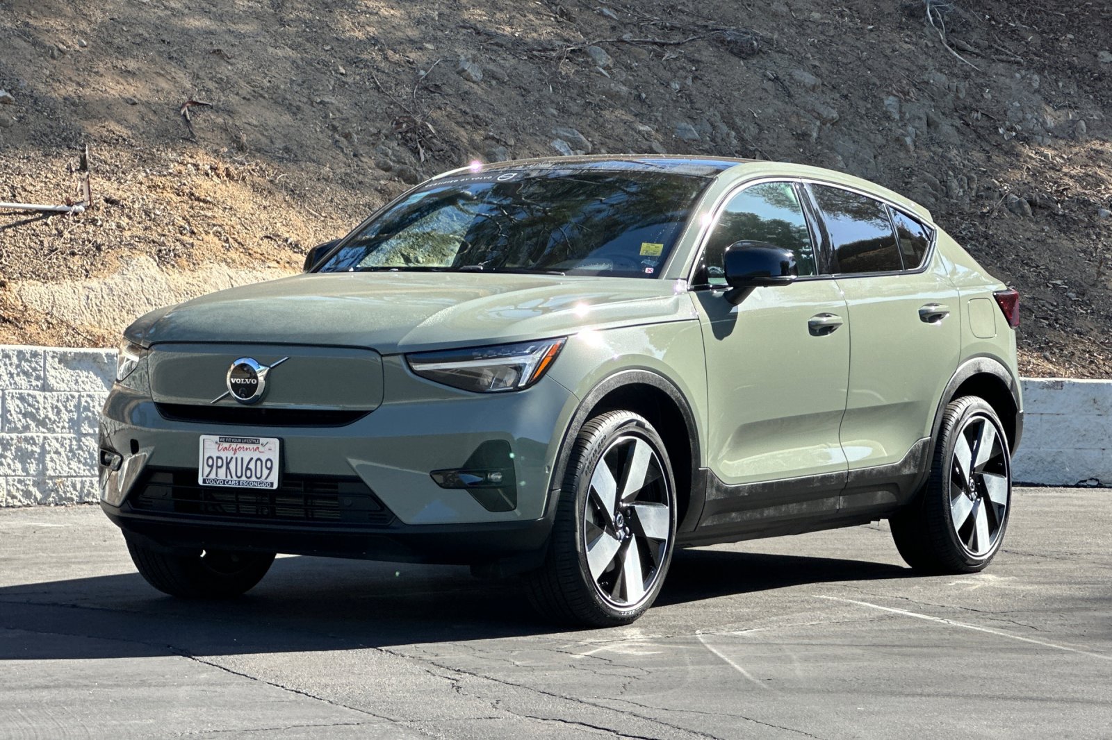 Certified 2024 Volvo C40 P8 Recharge Plus w/ Climate Package AWD/4WD image 9