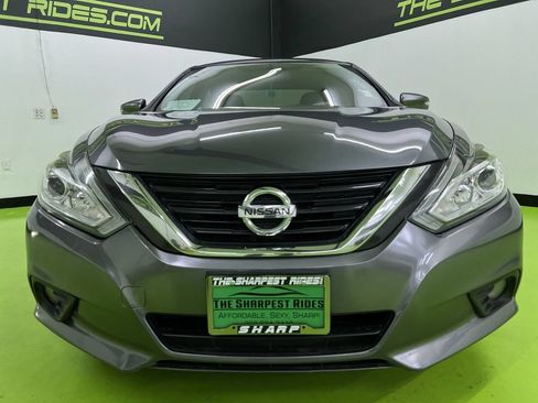 Used 2017 Nissan Altima 2.5 SV w/ Convenience Package FWD image 3