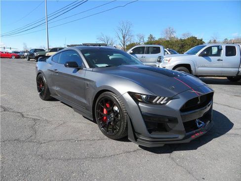 Used 2022 Ford Mustang Shelby GT500 w/ Technology Package image 13